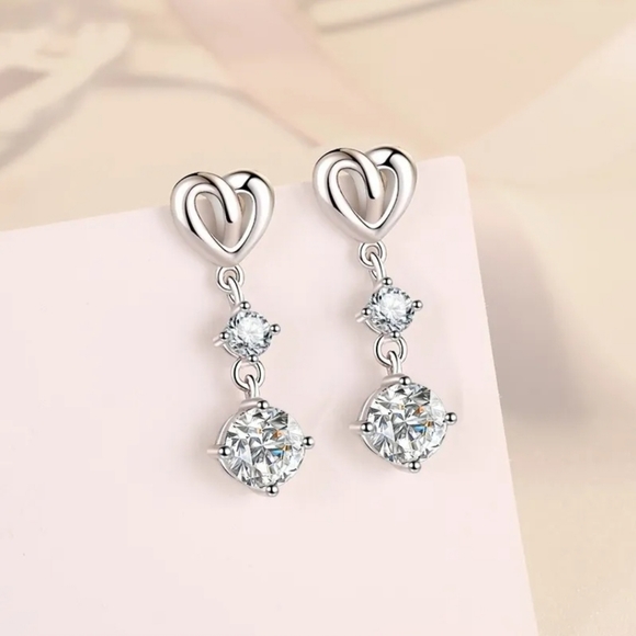 Stunning Heart Dangle Earrings - Picture 2 of 6